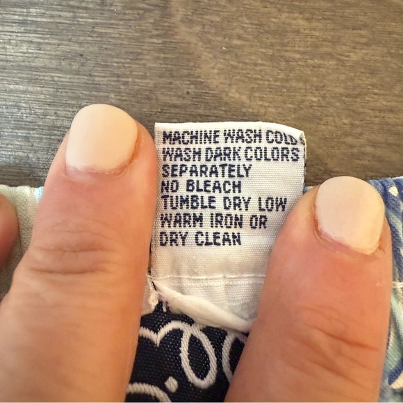 Lilly Pulitzer | Aqua Seersucker Floral Shorts - Picture 7 of 7